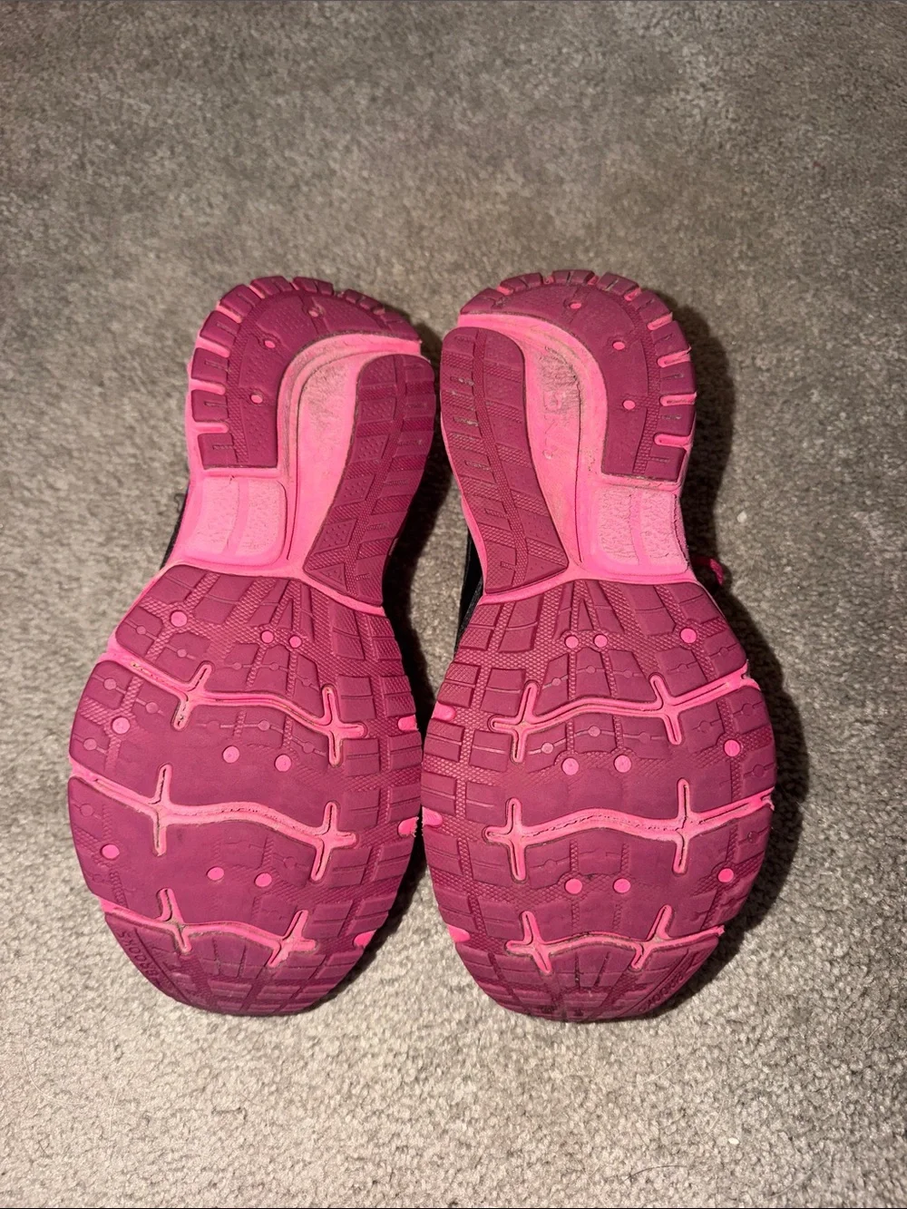 Brooks Trace Women's Black and Hot Pink Athletic Running Shoes